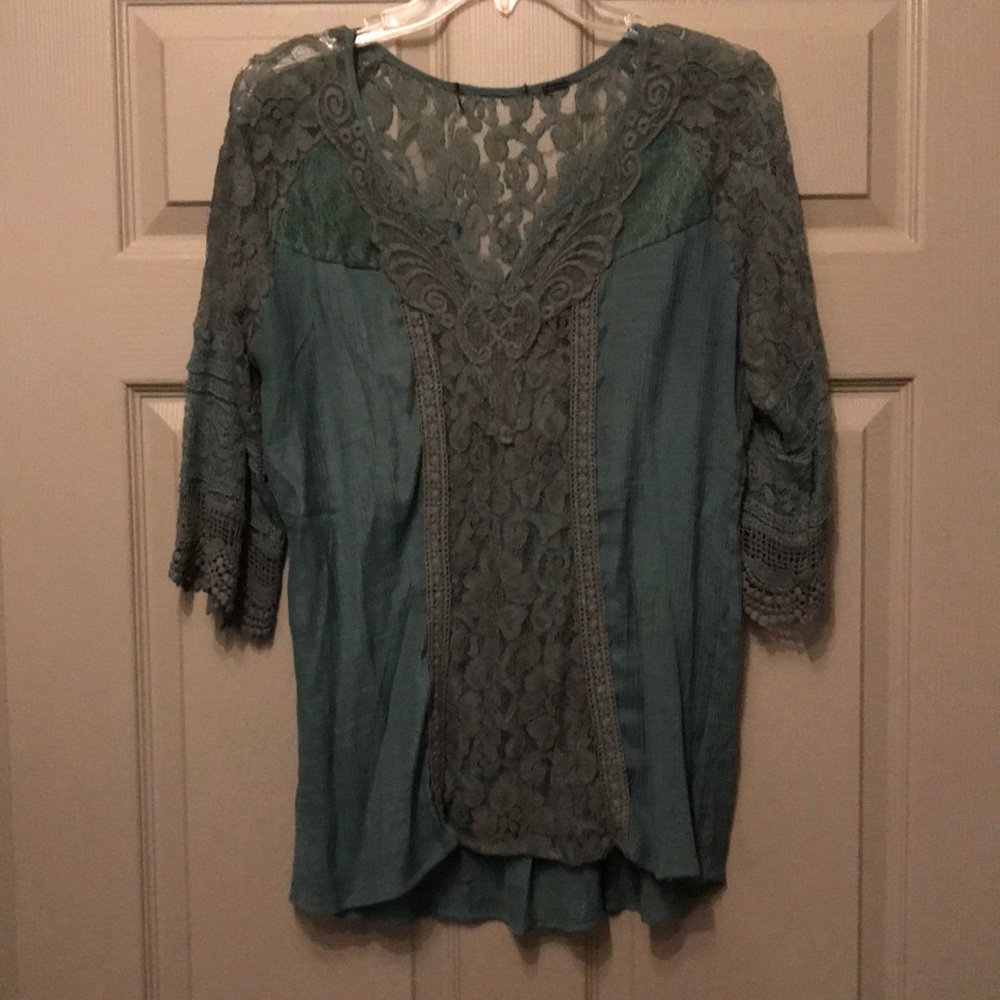 Buckle vintage lace 3/4 sleeve blouse